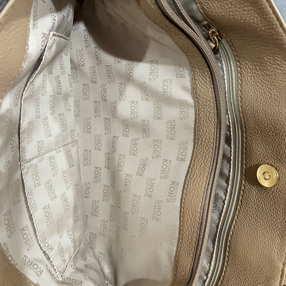 Michael Kors Tote, pale beige. - Picture 7 of 10